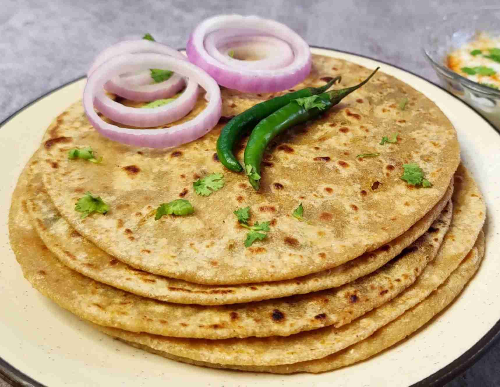 PYAZ PARANTHA
