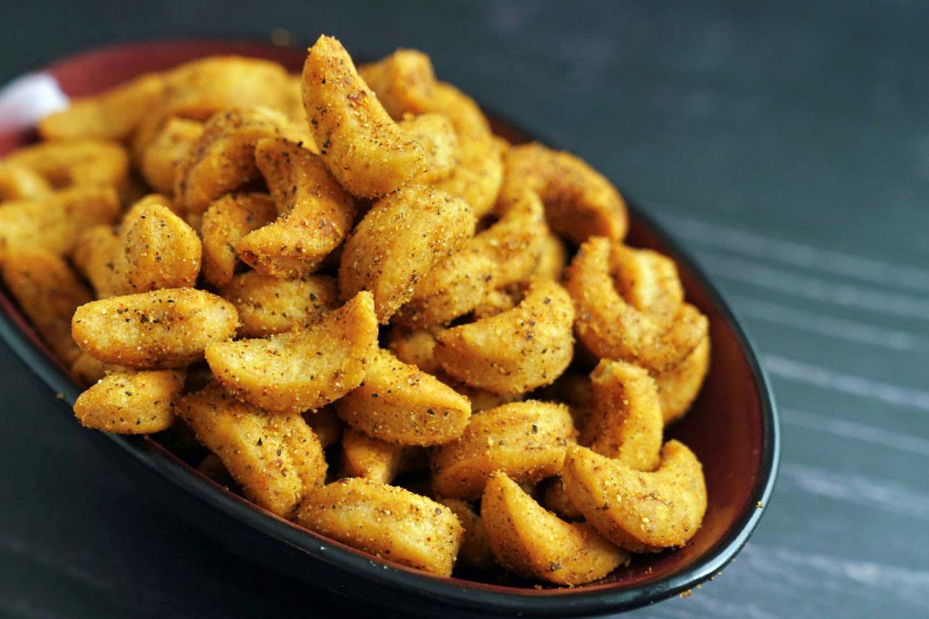 Masala Kaju Mathri