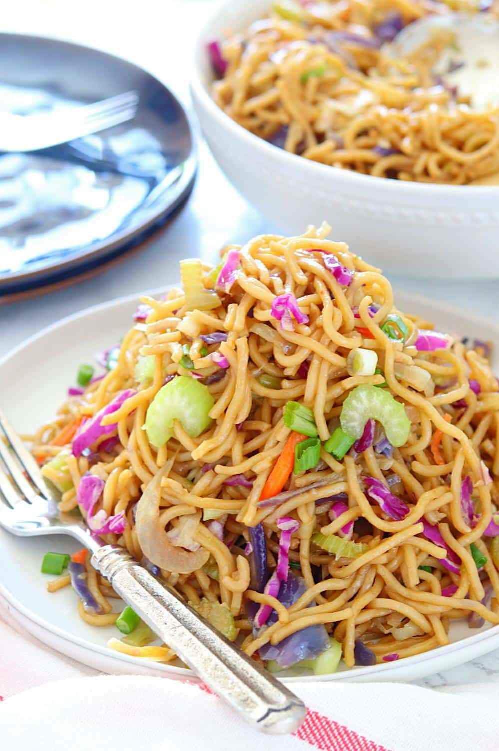 HAKKA NOODLES