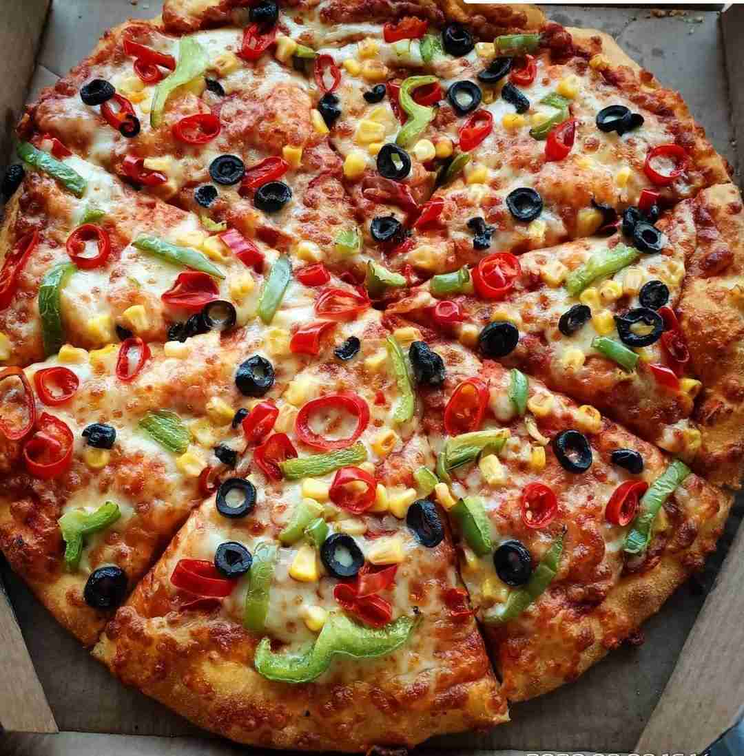 VEGGIE PARADISE PIZZA 9 INCHES