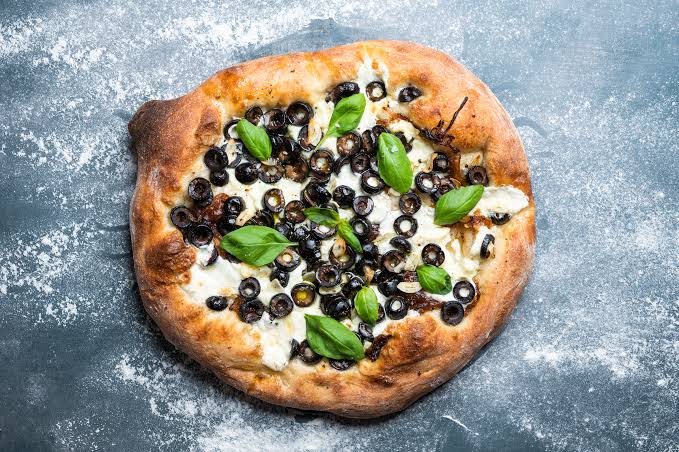 Black & White Pizza