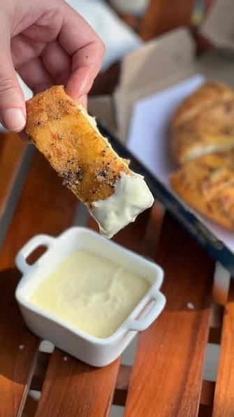 Cheesy Dip