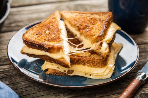 Cheesy grilled sandwich