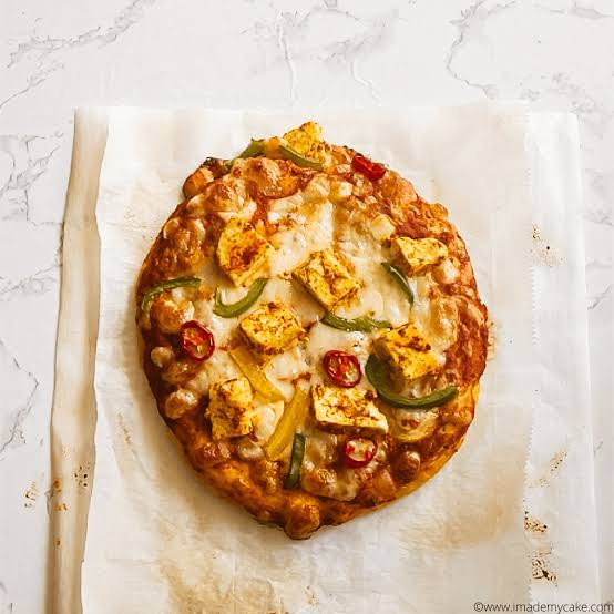 Makhani Paneer Pizza
