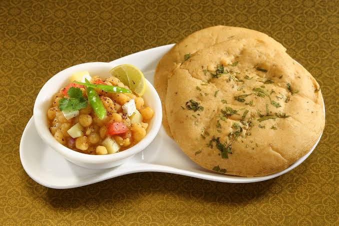Matar Kulcha