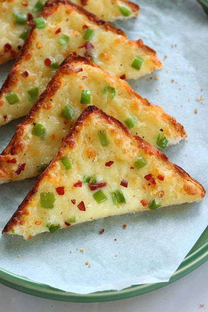 CHEESE CHILLI TOAST