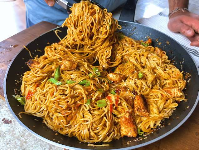 Chicken Burnt Chilli Garlic Noodles
