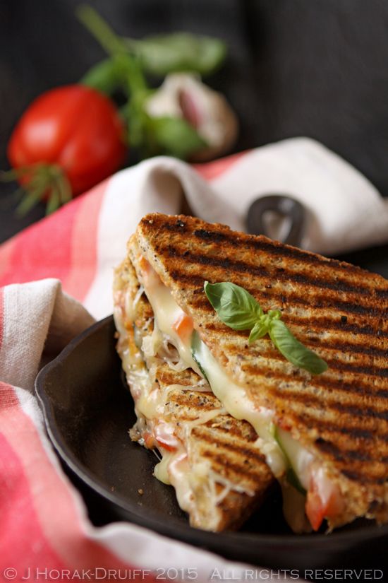GRILLED CHEESE SANDWICH