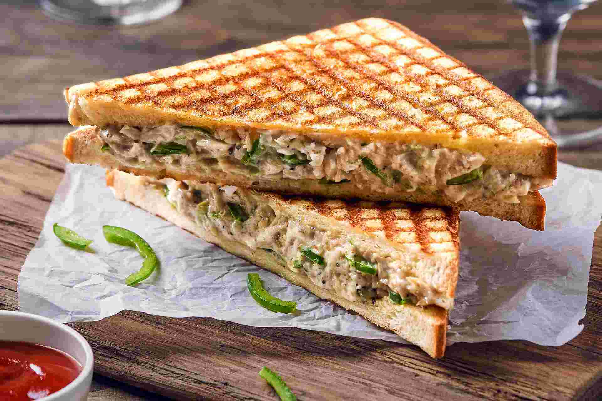 GRILLED CHICKEN SANDWICH