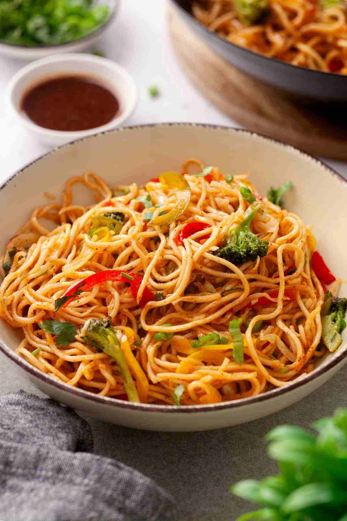 HAKKA NOODLES