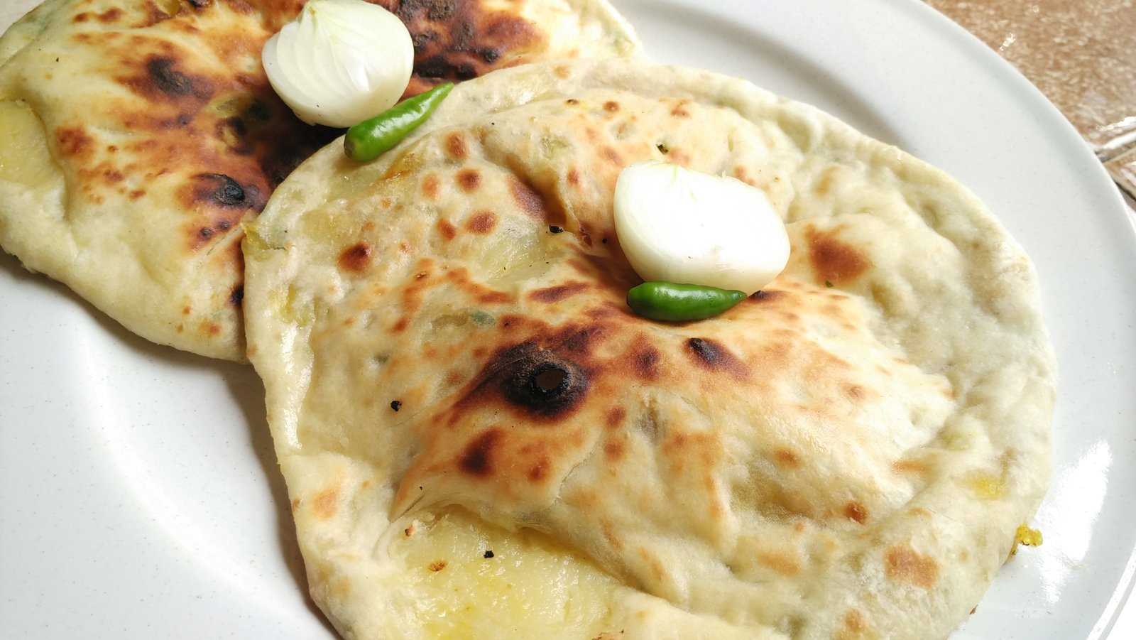 STUFFED ALOO NAAN