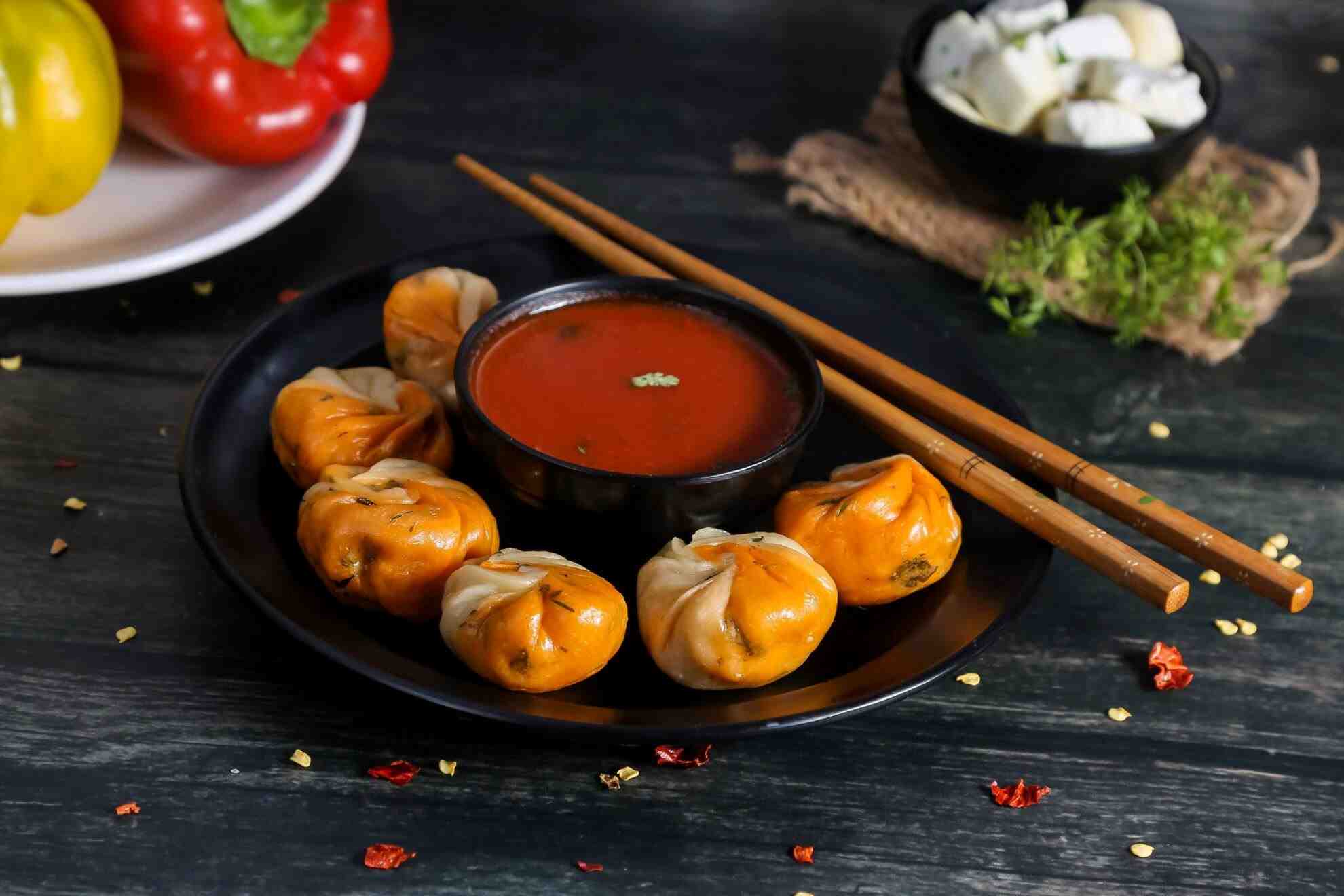 Schezwan Paneer Momos