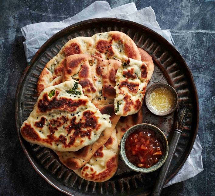STUFFED NAAN (with gravy)