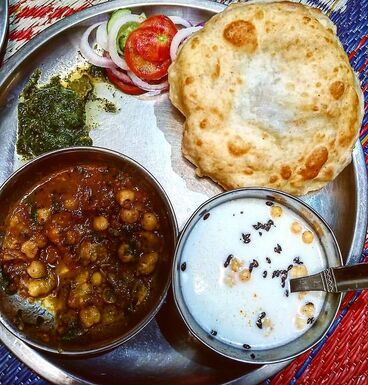 Choley Bhature Combo (2 bhature + choley + raita)