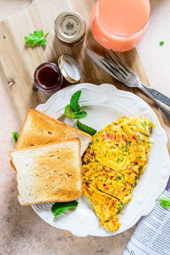 Masala Omelette (with bread)
