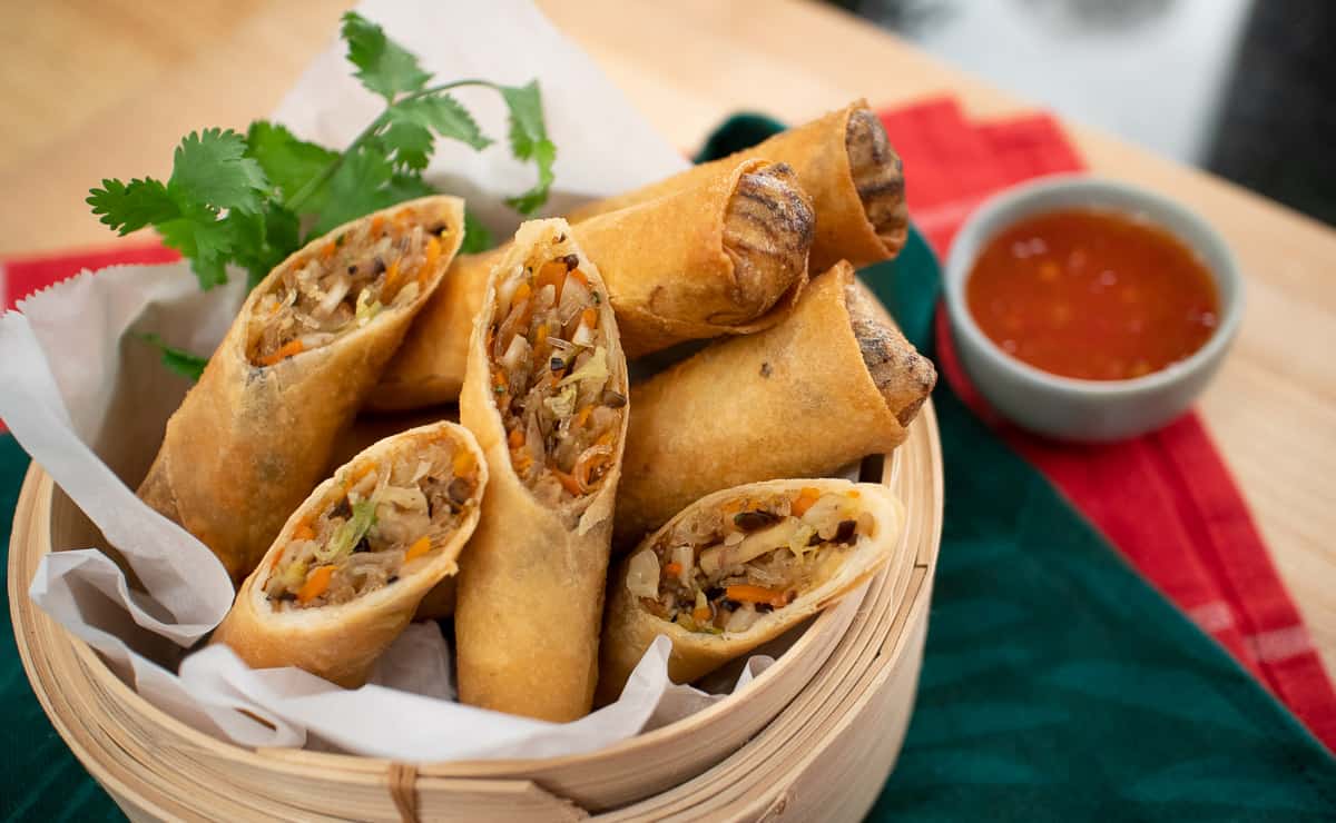 Veg Spring roll with Garlic Sauce