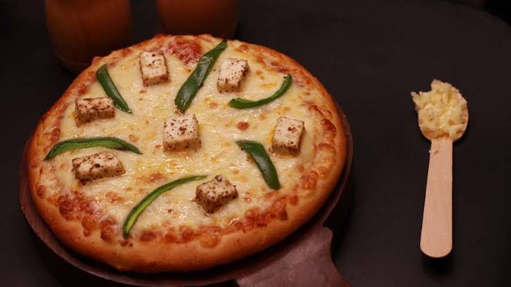 Cheese Paneer Onion Capsicum Pizza
