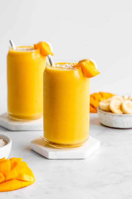Mango Banana Smoothie