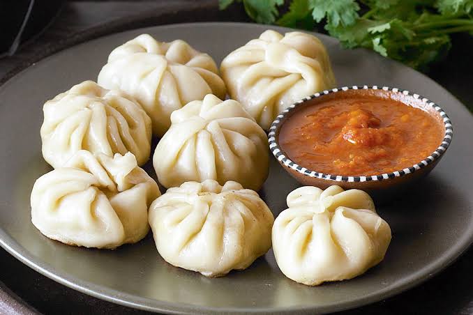 CHICKEN MOMOS