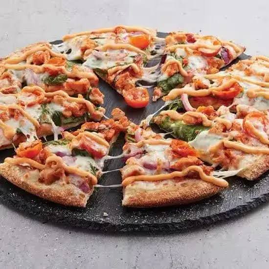 PERI PERI CHICKEN PIZZA
