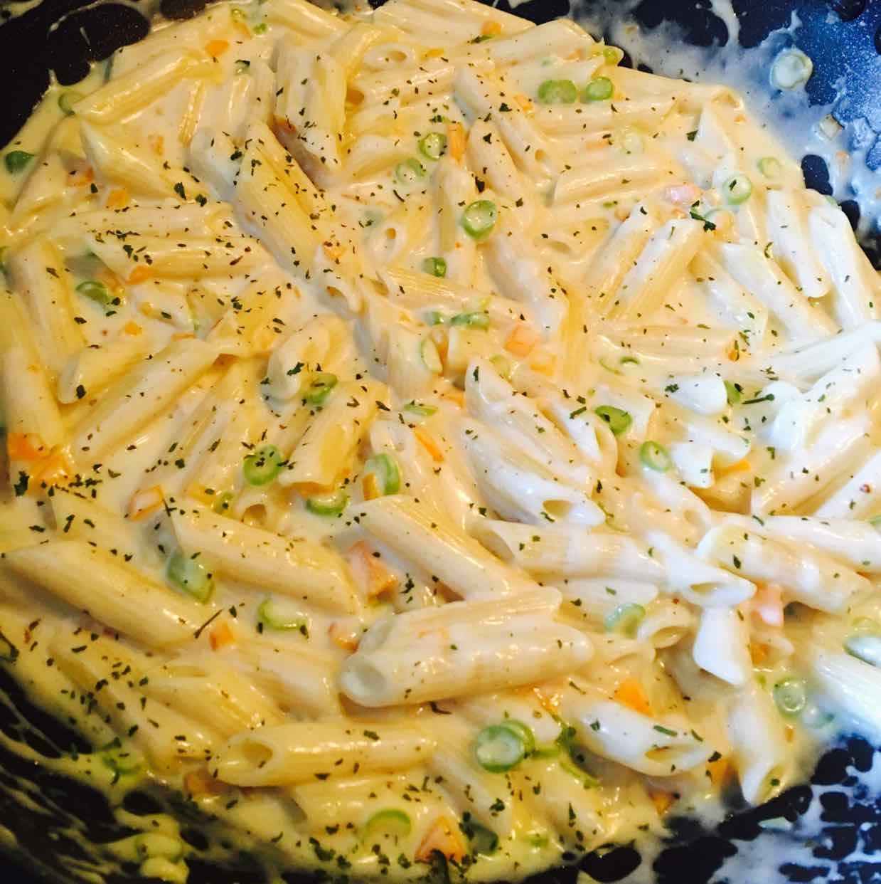 Veg white sauce pasta