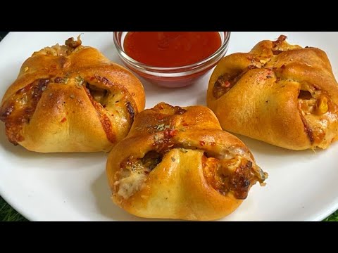 Achaari Paneer Veg Pizza Parcel