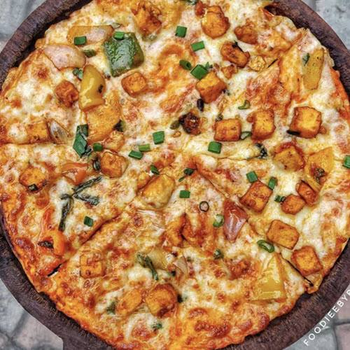 Barbeque Paneer Pizza