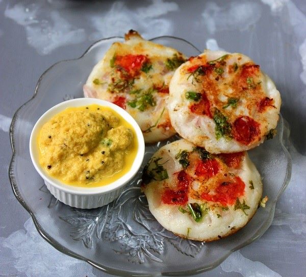 Onion tomato uttapam