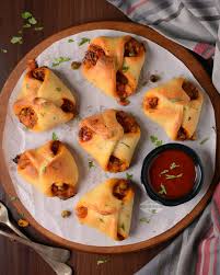 Punjabi Paneer Pizza Parcel