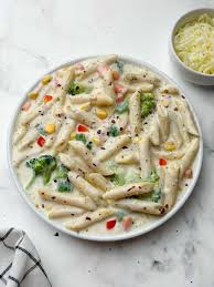 White Cream Sauce Pasta
