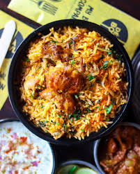 Murg Tawa Hydrabadi Biryani Special (with Raita)