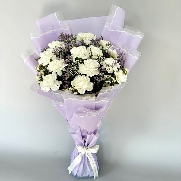 Daisy & white carnation bouquet